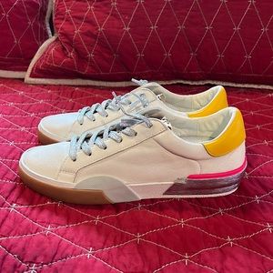 Women’s dolce vita sneakers. Like new. Size 7.5